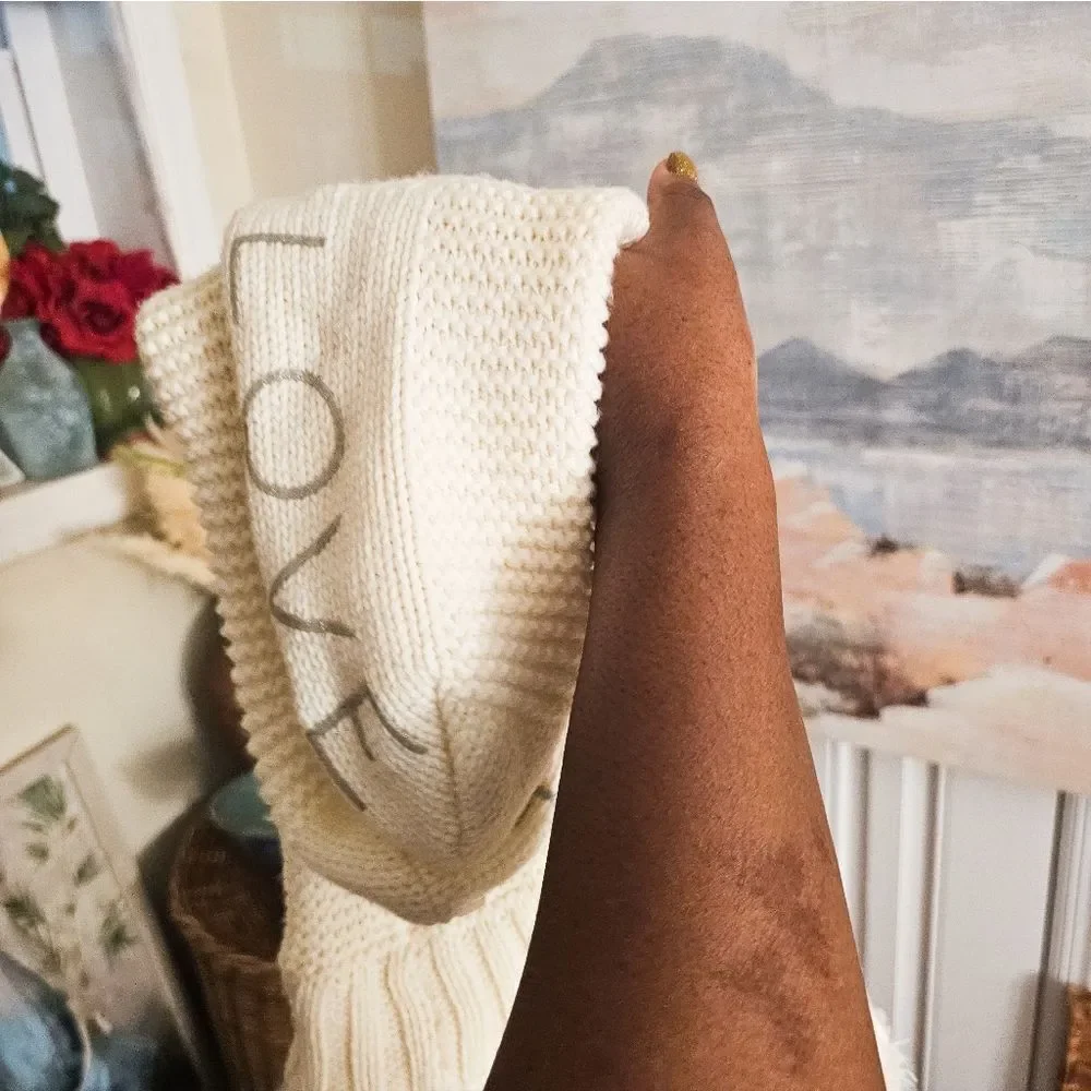 New Gap Acrylic Blend Pom Detail Cozy House Socks.
